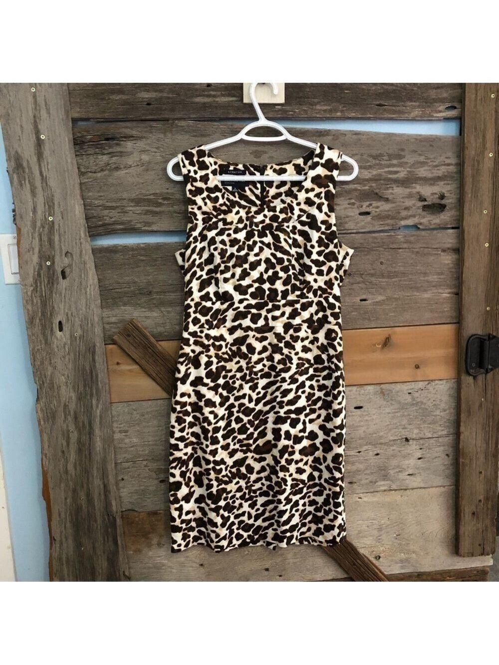 Jones New York Size 10 Cream Leopard Print Dress